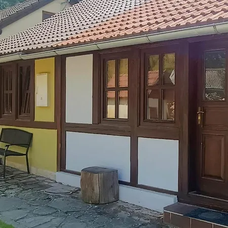 Chaloupka Na Rajcurne - White Carpathians 度假居
