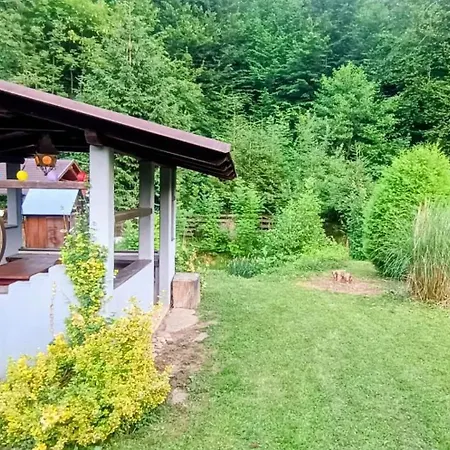 Chaloupka Na Rajcurne - White Carpathians 度假居